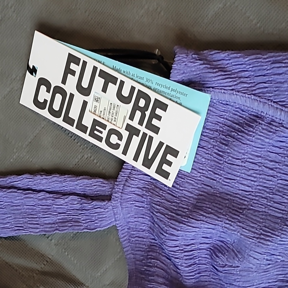 FUTURE Collective Top - Picture 3 of 4